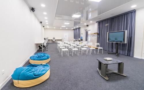 Toplantı odası / Geniş salon, ololoFamily in Kurskoe