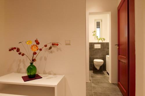 2 bedrooms, 3 beds