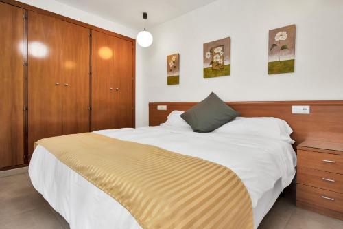 Apartamentos La Ermita - image 3