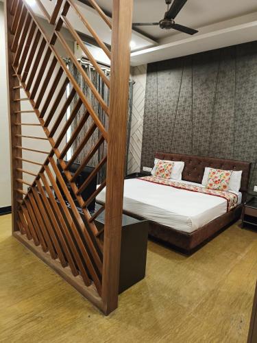 . The highland hotel