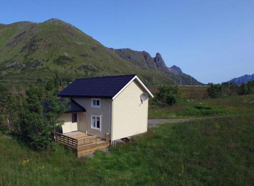 Charming house by the sea, Lofoten! 2