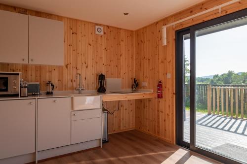 Kitchen, Callander Hostel in Callander