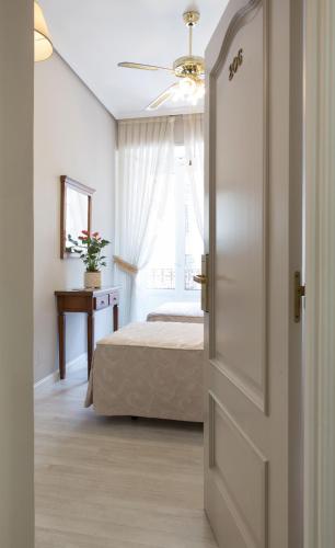Hostal Macarena - image 12
