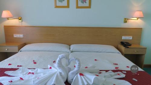 Twin Room with Sea View room in Hotel Oca Vermar