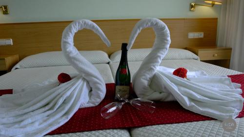 Double or Twin Room with Pool View image 10