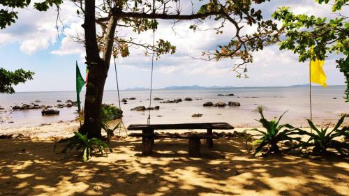 Sunset Beach Bungalow Koh Pu