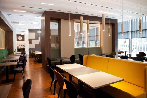 Hampton By Hilton Munich City Center East - image 2