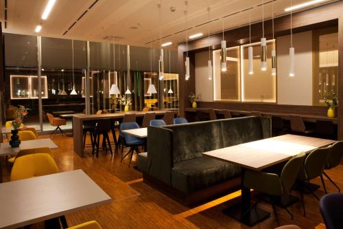 Hampton By Hilton Munich City Center East - image 14