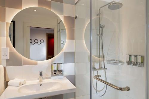 Super King Room image 7