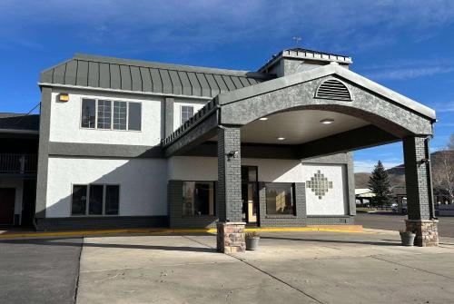 Quality Inn Near Western State Colorado University - image 14