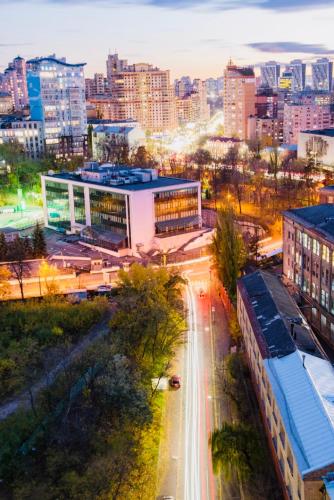 Панорамні апартаменти в новобудові поручь з центром, Kiev (foto 8)