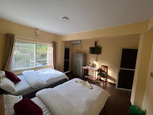 2 double beds