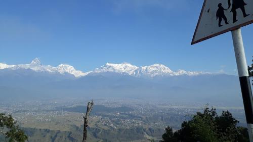 Hotel Sandalwood in Damside Pardi