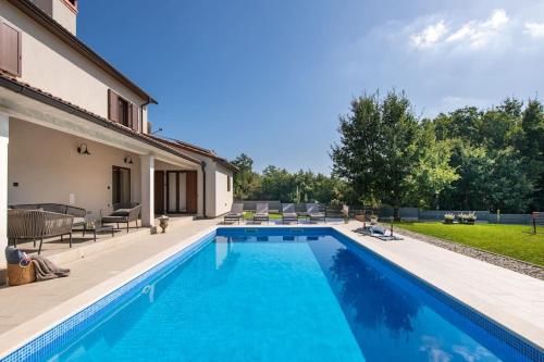 Villa Valma by IstriaLux in Rezanci