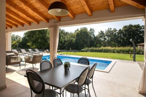Villa Valma by IstriaLux in Rezanci