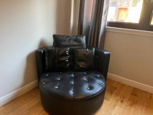 Ben Arthur's Bothy Luxury Flat - image 12