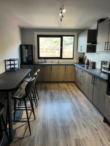 Ben Arthur's Bothy Luxury Flat - image 14