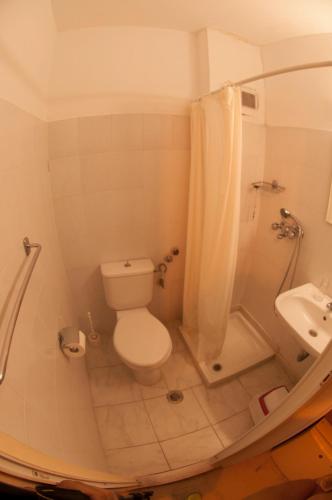 Single Room image 3