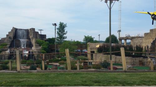 Multi Resorts at Eagles Nest - image 5