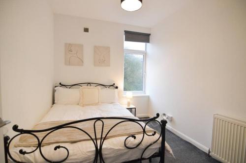 Contemporary 3 Bedroom Flat in Kirkcaldy Central