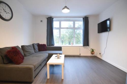 Contemporary 3 Bedroom Flat in Kirkcaldy Central