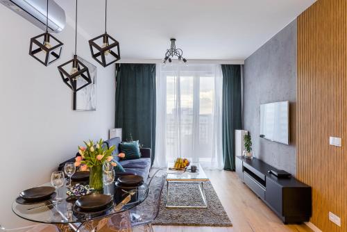 1bed Apartment with Gym - P&O, Warsaw