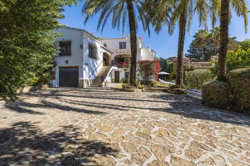 Exterior view, Casa Alba near Montgo Massif