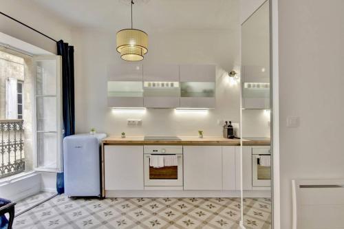 One-Bedroom Apartment image 9