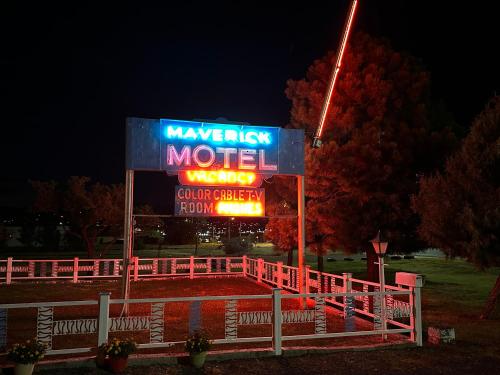 Maverick Motel - image 13