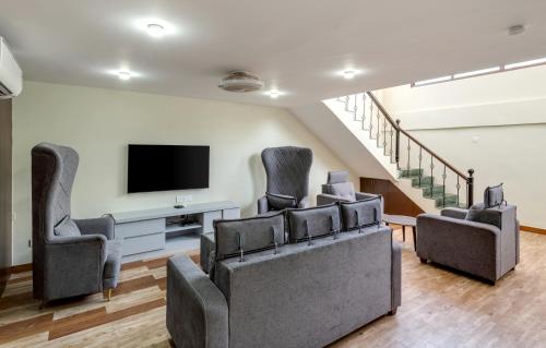 Studio Apartment image 8