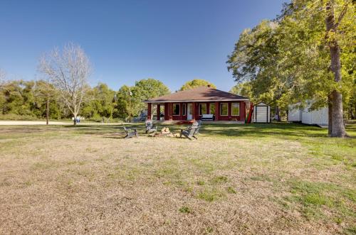 Huntsville Home with Boat Dock on Trinity River! in Riverside, USA