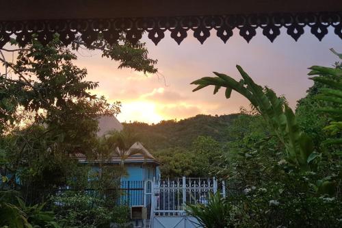 Kaz Cyatheas - maison créole de charme (Kaz Cyatheas - maison creole de charme) in Entre Deux