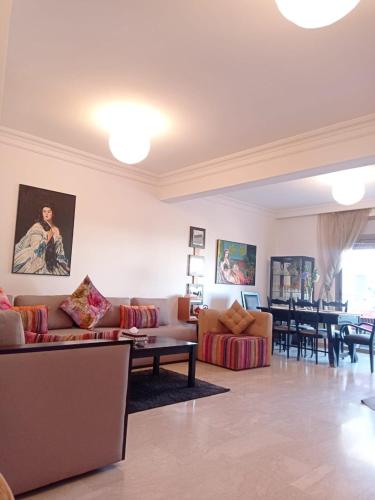Bel appartement à skhirat plage et à 20 mn de Rabat (Bel appartement a skhirat plage et a 20 mn de Rabat) in Skhirat