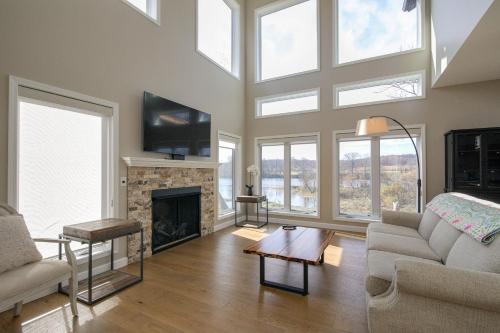 Riverfront Cotter Home Close to Trout Fishing!
