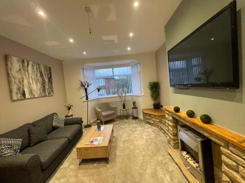 Modern Spacious 5 Bed House in Newcastle