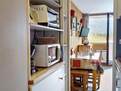 Studio lumineux renove, au pied des pistes, balcon sud, 3 pers. sans animaux - FR-1-344-175 near Le Medzery