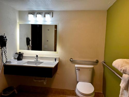 Sleep Inn Savannah Gateway I-95 - image 9