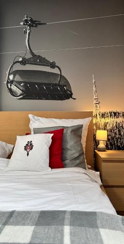 1 queen bed, 1 sofa bed