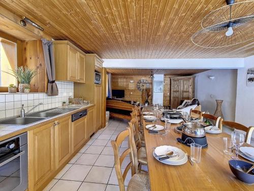 Chalet spacieux aux Granges avec sauna - FR-1-344-738 in Praranger
