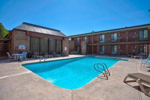 SureStay Plus Hotel by Best Western Willcox - image 9