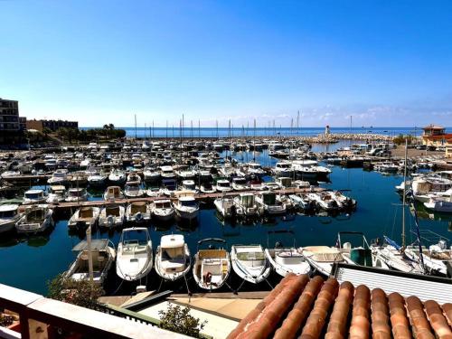 Charmante maison de ville, terrasse vue sur port gîte à louer Sausset-les-Pins