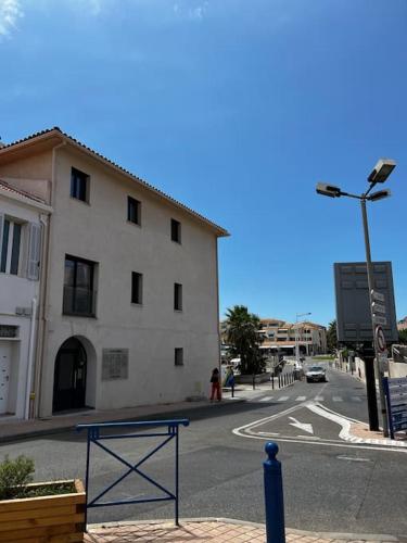 Charmante maison de ville, terrasse vue sur port