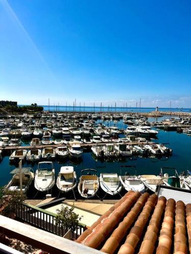 Charmante maison de ville, terrasse vue sur port