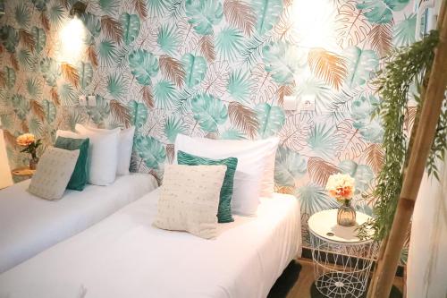2 twin beds