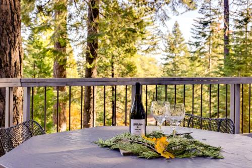 3 Mi to Big Trees State Park: Cabin w/ Deck in Arnold (CA)