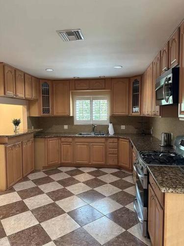 ৎ୭ Privacy Rangeview ৎ୭ in Glendale, USA