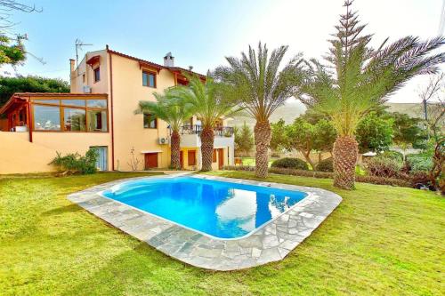 Villa Karteros with private swimming pool