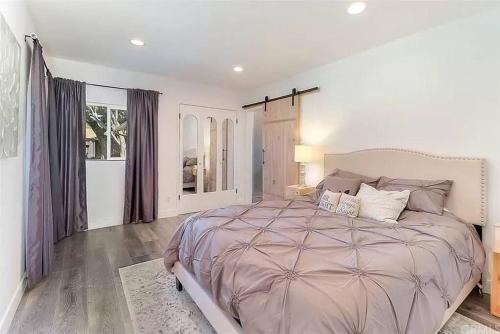 ৎ୭ Canoga Park View ৎ୭ in Los Angeles, USA