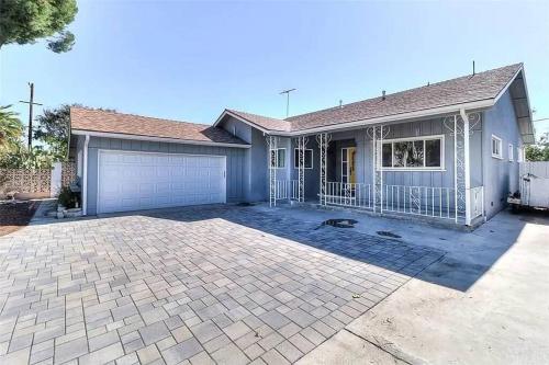 ৎ୭ Canoga Park View ৎ୭ in Los Angeles, USA
