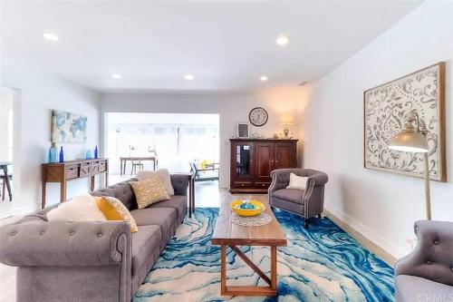 ৎ୭ Canoga Park View ৎ୭ in Los Angeles, USA